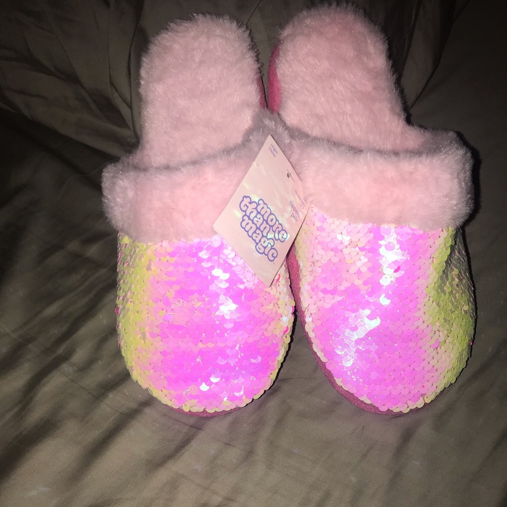 Girls More Than Magic Slippers Size M NWT